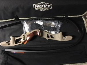 Hoyt Satori Recurve Bow 19" Buckskin Riser RH With 45# Medium Limbs AMO 62"