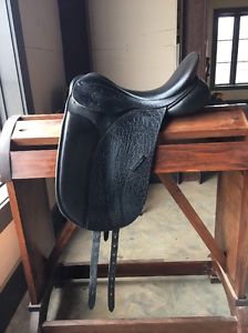 17" MW County Connection Dressage Saddle