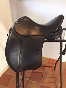 Trial Available. Bruno Delgrange Dressage Saddle 17.5 M Beautiful Condition