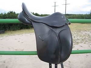 County Saddlery Connection Black 17" Equestrian Saddle