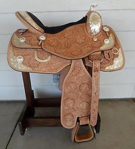 BEAUTIFUL SILVER ROYAL SHOW SADDLE IN PERFECT CONDITION 16"