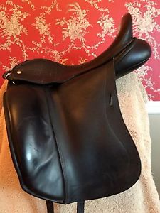 Custom Saddlery Everest Dressage Saddle 17.5"