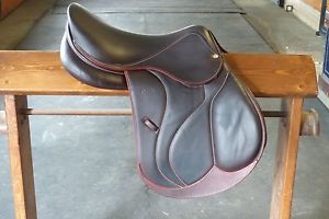 NEVER USED! Devoucoux Biarritz C Saddle 17inch 2A Flap