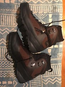 Arc'teryx Bora Mid GTX Hiking Boot - Men's US 7.5