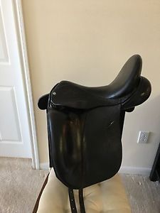 Custom Saddlery, Wolfgang Expression, Dressage Saddle 17.5