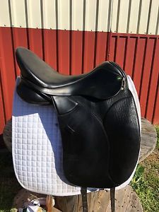 Sommer Dressage Saddle