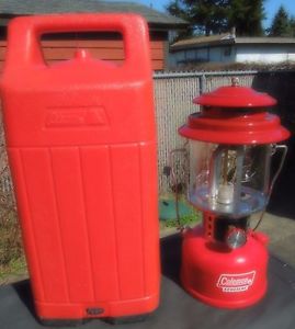 COLEMAN MODEL 206 KEROSENE LANTERN  MADE IN USA IN AUG. 1982 WITH CARRY CASE