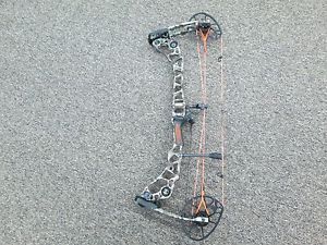 Mathews Halon 6 Right Handed 29" 60-70 LB Bow Lost Camo XD