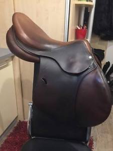 Jumping saddle Antares 17,5