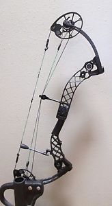 Mathews Monster Chill R 28" 70 lb. Black