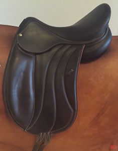 *Like New!* 2016 Devoucoux Makila O Dressage Saddle 17.5″ Ultra Dark Brown