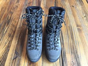 SCARPA FUEGO Mountaineering Boots Hiking Climbing size 40.5 women's 8.5