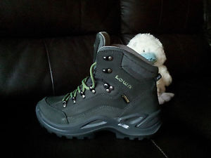 LOWA - Women's Renegade GTX Mid - Hiking shoes. Size 6. Colour: Graphit / Jade