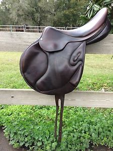 l'Apogee 18" Monoflap Jumping Saddle EUC