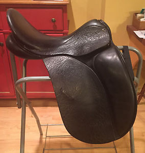 County Saddlery Connection 17 1/2" Wide Saddle, wool flocked, 16" flap, grippy