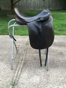 Frank Baines Elegance Dressage Saddle