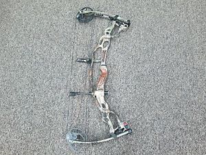 Hoyt Carbon Spyder ZT 30 Left Handed 29.5" 60-70 LB Bow Realtree Xtra