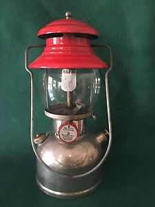 Very Nice Antique Coleman Lantern Model 200 – Made in USA – Vintage 1950.