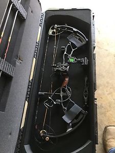 2016 bowtech btx-31 RH 60-70# complete setup ready to go. SKB bow case also