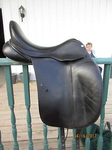 17.5 MW Patrick Dressage Saddle