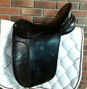 Dressage Saddle, County Connection, 17 inch, Med Spring Tree, super comfy!