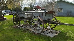 HORSE DRAWN WAGON WOOD WHEEL DISPLAY WAGON HARVEST WAGON STORE FARM JOHN DEERE