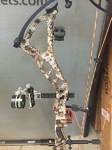 2016 bowtech Boss 60lb bow Camo RH