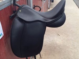 Dressage Saddle, Hulsebos, 17.5 Seat, Medium/Wide Tree