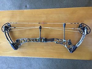 Mathews Halon X  RH Compound Bow Lost Camo XD 70 lbs 30.5" draw