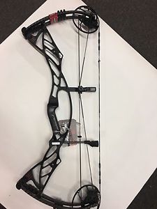 2016 Hoyt Defiant 30 Bow Black 28''-30'' 55#-65# RH