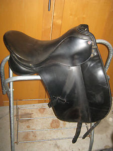 ALbion Style Dressage Saddle 17'' seat Wide Tree