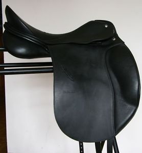 Dressage saddle PASSIER CORONA II 17"/ M  Good condition!