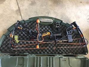 Hoyt Carbon Spyder Turbo 28"-30" #80 BARE BOW