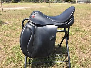 17" Black Duett Rondo 2 All Purpose Saddle With Wide Tree