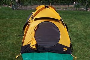 North Face Mountain Tent UNUSED, 4 season, 2 person, with labels & accessories