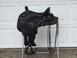 15.5" Tucker GEN II Bayou Plantation Endurance Flex 2 WIDE Saddle**FREE PAD**