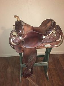 16" gorgeous Circle Y  Equitation Saddle, brown, used, great condition