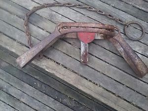 VINTAGE ONEIDA No 4 bear trap red 2.5 bait holder original 24" chain length 19.5