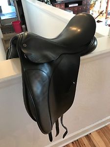 County Saddlery Connection 17.5 Wide DRESSAGE Saddle