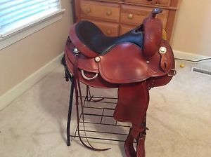 Crates Round Skirt Reining saddle 16" seat Beautiful!