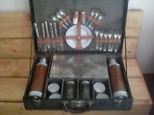 Antique Thermos Brand Travel Picnic Set  Service for 6