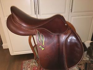 17.5" 2014 Devoucoux Omega/Biarritz Lab French Close contact jumping saddle 17"