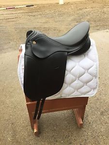 Karl Niedersuss 17" Dressage Saddle Wide Tree