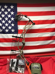 Hoyt Defiant 3 Cam Under Armor Ridge Reaper Camo