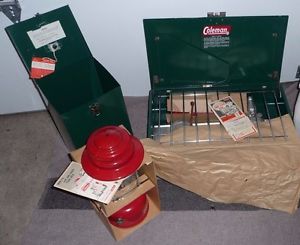 VTG LOT COLEMAN 1971 RED LANTERN 220E + METAL CASE DELUXE STOVE 444 UNFIRED MINT