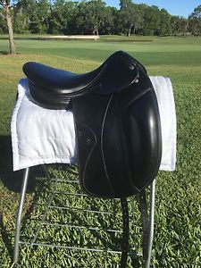 Amerigo Pinerolo Dressage Saddle, 17.5, medium  fitting