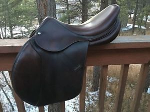 17" Devoucoux Biarritz Hunter/Jumper Saddle