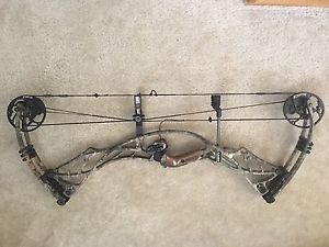 Hoyt Defiant 30 Bow 26/28 inch draw length 65 lbs limbs right handed