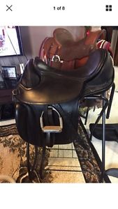 Barefoot Lexington Dressage Saddle