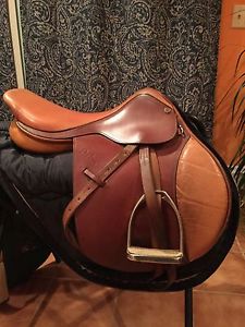 Pessoa A/O Amo Brown 17" English Equestrian Saddle